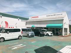 店頭には、様々なホンダの車の展示車や試乗車がございます。広い駐車場も完備しておりますので、お気軽にご来店ください♪