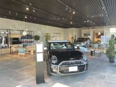 正規BMW認定中古車。MINI NEXTも併設致しております。