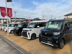 展示車も色々と展示しております。