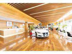 福島県内産の木材を使用し、落ち着いた雰囲気のショールームです