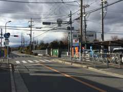 電車の場合、阪急宝塚線の服部天神駅、阪急神戸線の園田駅までお越し頂ければお迎えにあがります。