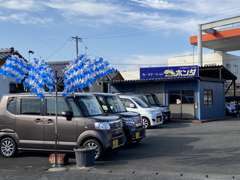 当店では車内清掃時にシートを全て取外してピカピカに致します☆