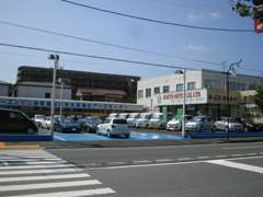 横浜横須賀高速、衣笠インターより、お車で5分ほどになります。