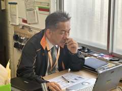 仕事をしてるのか？キャンプ道具をさがしてるのか？？