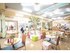 清潔感溢れるショールームです♪ふらっと立ち寄ってください。