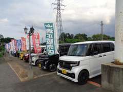 常時100台以上展示してあります！！系列店ルノー弘前では輸入車を中心に新車・中古車を取り扱い中です！