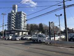 国産車はもちろん、正規輸入外車まで幅広く取り扱っています。素敵なカーライフをお届けします。お問い合わせは029-886-8133へ！