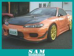 オールペイント、オーバーフェンダー加工など、あらゆる加工に全力でお応えします。箱変え、スワップ、特注品など夢を叶えます。