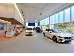 ショールームには4台のボルボを展示。広々とした空間でゆっくりとボルボをご覧頂けます。