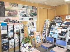 新しい建物ではありませんが、おくつろぎいただけるお店作りを心がけています。どうぞお気軽にお越しください。