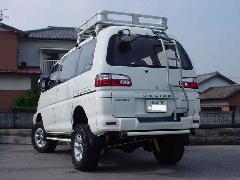 例えば・・・リフトアップ、乗車定員4名＆貨物登録に変更。