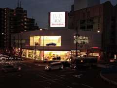 角地に面していて、入口も2ヶ所あるので、入りやすいです！！