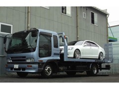 大型SUV車も積載可能なセーフティローダー　納車、引取り可能。