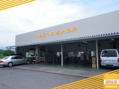 併設工場にはベテランメカニックが常駐しております。お車の販売だけでなく、修理・車検整備も北茨城店にお任せください！