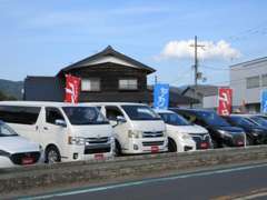 豊富な在庫車がお出迎えいたします