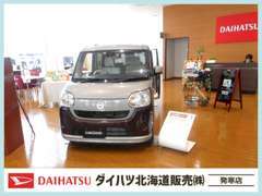 新車と中古車の両方で検討されたい方必見！ショールーム内には話題の新車を展示しております♪