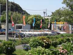 展示車両は価格に関係なく隅々までメンテナンスされております。