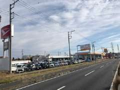 関越道嵐山・小川インターより車で約10分、東松山インターより車で約15分、国道254号嵐山バイパス沿いにあります☆