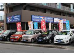 店舗と反対側には第2展示場もございます。様々な種類の車両を在庫しておりますので、お探しの1台が見つけられると思います！
