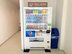 お待ち合いの際は是非フリードリンクをご利用ください。