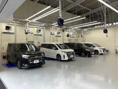 整備工場完備！！ご納車前のお車の点検はもちろんご購入頂いたお客様の点検、車検もお任せ下さい♪
