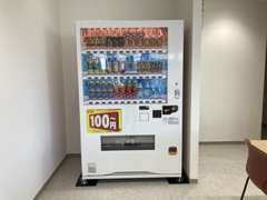 お待ち合いの際は是非フリードリンクをご利用ください。