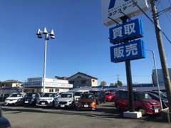 国道17号線沿い！大きな「N」の看板が目印です！