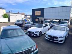 【多種多様な在庫車】　中古国産車にこだわらず、多種多様なお車を販売しております。　珍しいお車の在庫もございます。