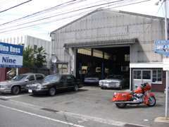 自社工場完備　整備からさまざまなカスタムまでお任せください。