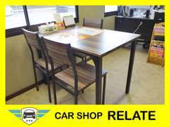 明るい店内でお客様のご要望をお聞かせ下さい！安心のカーライフを送れるようしっかり対応させていただきます！！