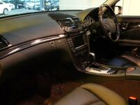 メルセデス・ベンツ Eクラス セダン E500アバンギャルド_RHD(AT_5.0)