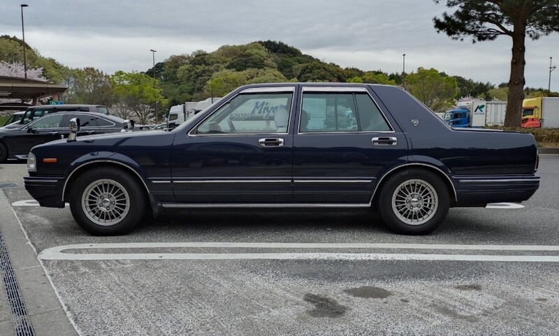 日産 グロリアセダン