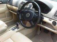 フォルクスワーゲン ポロ 4ドア_Leather_Package_RHD(5ドア_AT_1.4)