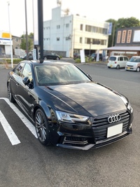 アウディ A4 （セダン）