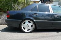 メルセデス・ベンツ Cクラス セダン C200_RHD(セダン_AT)