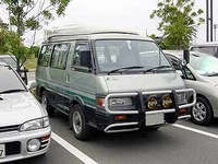マツダ ボンゴワゴン RV-Sサンルーフ付き_ミドルルーフ_4WD(MT_2.0)