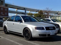 アウディ A4 （セダン）