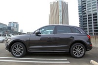 アウディ Q5 2.0 TFSI クワトロ Sライン_RHD_4WD(AT_2.0)