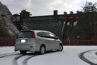 ホンダ ストリーム iS_4WD(AT_2.0)