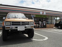 トヨタ ハイラックスサーフ SR_4WD(3ドア_MT_2.0)