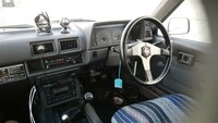 トヨタ ハイラックスサーフ SR_4WD(3ドア_MT_2.0)