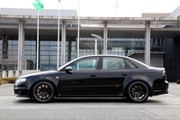 アウディ RS4 （セダン）