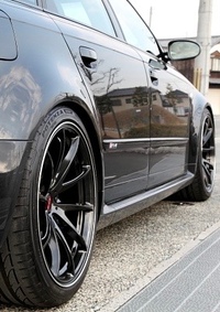 アウディ RS4 （セダン）