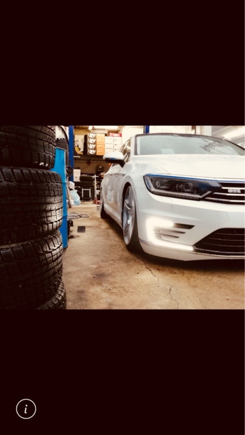 フォルクスワーゲン パサート GTE GTE アドバンス_RHD(DSG_1.4)