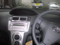 トヨタ ヴィッツ I'll(CVT_1.0)