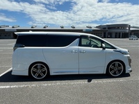 トヨタ ヴェルファイアハイブリッド ハイブリッド ZR“Gエディション”_7人乗り_4WD(CVT_2.5)