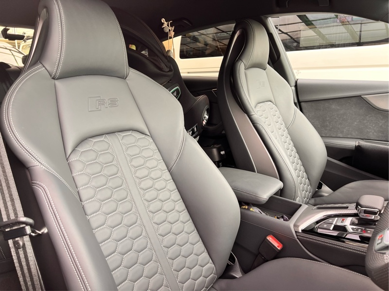 アウディ RS5 スポーツバック RS5 スポーツバック_RHD_4WD(AT_2.9)