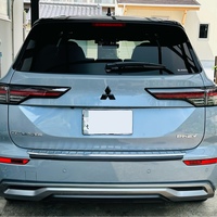 三菱 アウトランダーPHEV P エグゼクティブパッケージ_7人乗り_4WD(2.4)