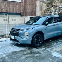 三菱 アウトランダーPHEV P エグゼクティブパッケージ_7人乗り_4WD(2.4)