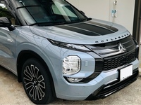三菱 アウトランダーPHEV P エグゼクティブパッケージ_7人乗り_4WD(2.4)